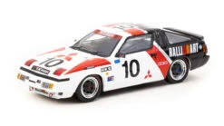Tarmac T64-055-85MGP10 Mitsubishi Starion Macau Guia Race 1985 Michael Lieu Maßstab 1:64 Modellauto